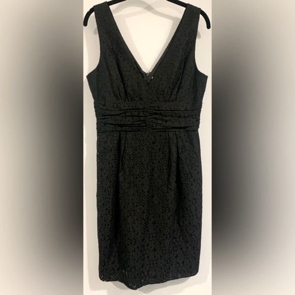 Trina Turk Dresses & Skirts - Excellent Condition, Trina Turk "Geralyn" Black Lace Sheath V-Neck Midi, Sz 8